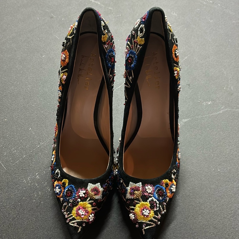 Artelier Nicole Miller high heels. Size 8. Good condition, Little wear.